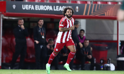 Ολυμπιακός-Καραμπάχ: Ντελίριο ενθουσιασμού στην είσοδο του Μαρσέλο! (video+photos)