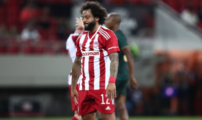 Ολυμπιακός-Καραμπάχ: Άγρια γιούχα στο «Γ. Καραϊσκάκης» - «Βγάλτε τις φανέλες» (video+photos)