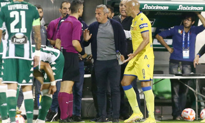 Μεταξάς: «Τη μία μας ακυρώνουν γκολ, τώρα ένα περίεργο πέναλτι» (Video)