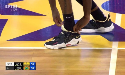 Άρης-Παναθηναϊκός: Απίστευτη ενέργεια ο Γκούντγουϊν - Πέταξε το παπούτσι του κι ακολούθησε τρίποντο