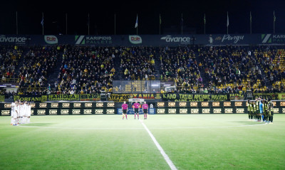 Άρης-Ιωνικός: Αποχαιρέτησαν τον Αλέξανδρο Νικολαΐδη με πανό και στεφάνι (photos)