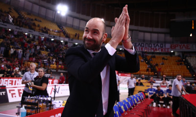 Ολυμπιακός-Περιστέρι: Βραβεύτηκε και αποθεώθηκε στο ΣΕΦ ο Σπανούλης (videos+photos)