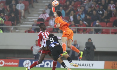 Έξαλλος ο ΠΑΟΚ με το πέναλτι που ακυρώθηκε: «Nέος κανονισμός. Κάντε σάντουϊτς τους επιθετικούς»