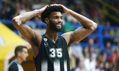 ΠΑΟΚ: Ερωτηματικό ο Ρένφρο για Σάσαρι