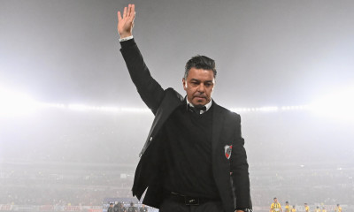 Ρίβερ Πλέιτ: Υποκλίθηκε το Μονουμεντάλ στον Γκαγιάρδο - Αποθέωση και συγκίνηση (video)