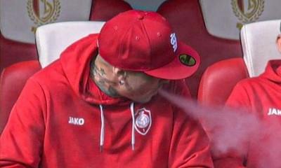 Θεριακλής ο Ναϊνγκολάν – «Έσκασε» τσιγάρο στον πάγκο (photos)