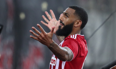 Ολυμπιακός: Καλεί για ανανέωση τον Εμβιλά