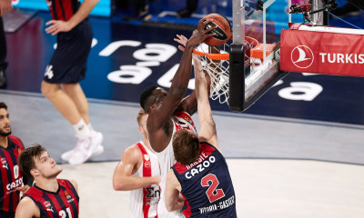 Euroleague: Top 10 με σούπερ Μακάμπι και Μπολομπόι (video)
