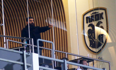 ΠΑΟΚ-Αστέρας Τρίπολης: Στα αποδυτήρια ο Γιώργος Σαββίδης μετά το θρίλερ της Τούμπας