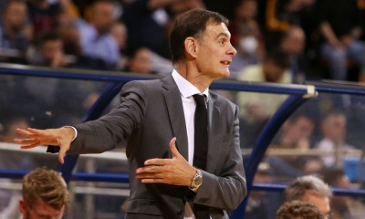 Άρης-Ολυμπιακός: Σκόραρε πέφτοντας ο Βεζένκοφ - Γκρίνια από Μπαρτζώκα (videos)