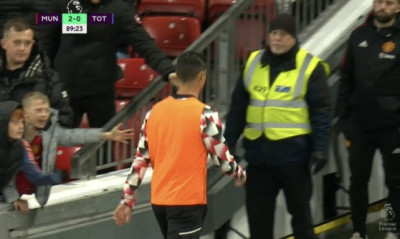 Κριστιάνο Ρονάλντο: Το video με την άρνησή του να μπει ως αλλαγή με την Τότεναμ και η αποχώρηση