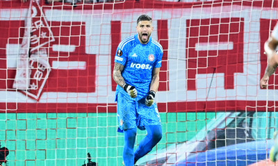 Φράιμπουργκ-Ολυμπιακός: Επεμβάσεις ζωής ο «σούπερμαν» Πασχαλάκης, αλλά λύγισε στο 93' (video)