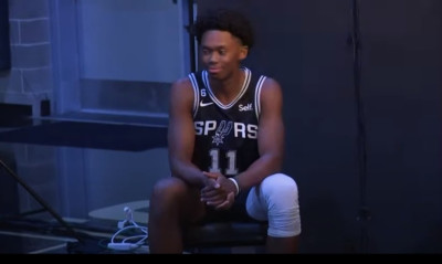 Σάλος στο NBA: Οι Σπερς έδιωξαν παίκτη επειδή ήταν επιδειξίας