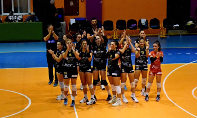 Pre League Γυναικών: Αήττητοι οι Πρωταθλητές Πεύκων και Απόλλωνας Καλαμάτας