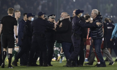 Παναθηναϊκός-Ολυμπιακός: Επεισόδιο με Αβράαμ-Καραπαπά στη Λεωφόρο - Χαμός με τη λήξη του ντέρμπι