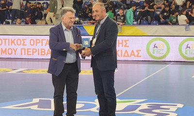 Τιμητική βράβευση του Καθηγητή Σοφοκλή Ξυνή από την Ομοσπονδία Χειροσφαίρισης Ελλάδος –HANDBALL