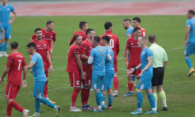 Απίθανο σκηνικό στην Super League 2 - Διαιτητής έδειξε γκολ και μετά το ακύρωσε (video)