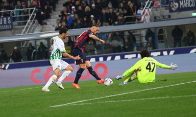 Serie A: Άνετα η Μπολόνια την Σασουόλο (Video)
