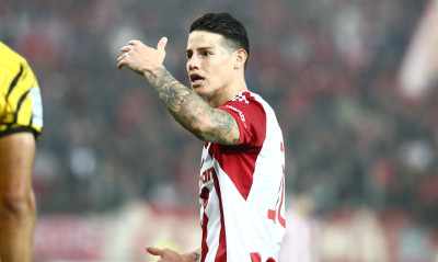 Ολυμπιακός-ΑΕΚ: Το VAR ακύρωσε γκολ του Χάμες - Προσωρινή διακοπή λόγω καπνογόνων (video)