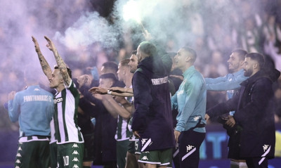 Παναθηναϊκός-Ατρόμητος: Πάρτι στη Λεωφόρο, με καπνογόνα οι παίκτες - «Πρωτάθλημα θα πάρουμε» (vid)