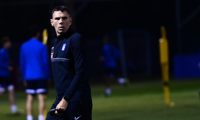 Εθνική ομάδα: Τούρτα-έκπληξη στον Πογέτ για τα γενέθλιά του (video)