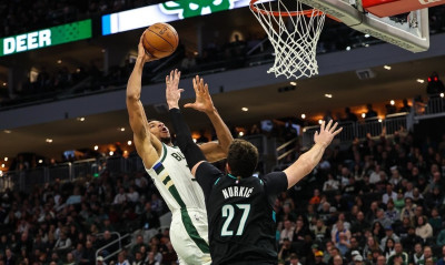 NBA: Τρομερός Giannis και νέα νίκη των Μπακς (video)