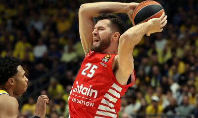 Πίτερς: «Πιο συγκεντρωμένοι με Άλμπα»