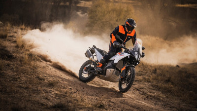 Η νέα KTM 790 Adventure είναι έτοιμη για εκείνο το road trip που αναβάλλεις συνέχεια