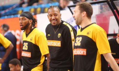 ΑΕΚ: Ανησυχία για Στρέλνιεκς