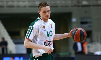 Ολυμπιακός-Παναθηναϊκός: Θεραπεία ο Γκριγκόνις - Πανέτοιμοι οι «πράσινοι»