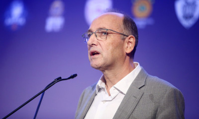 Όσο μιλάει θα εκτίθεται…