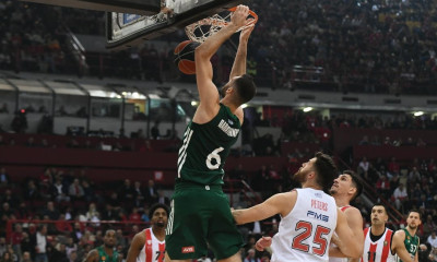 Ολυμπιακός - Παναθηναϊκός: Καρφώματα και τρίποντο από Παπαγιάννη (video)