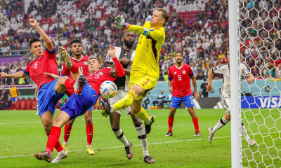 Μπάγερν Μονάχου: Τραυματίστηκε στις διακοπές του ο Νόιερ και χάνει τη σεζόν