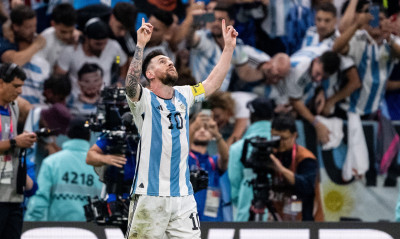 Μουντιάλ 2022: Συγκλονιστικός Μέσι – «Ο Ντιέγκο μας βλέπει από τον Παράδεισο»