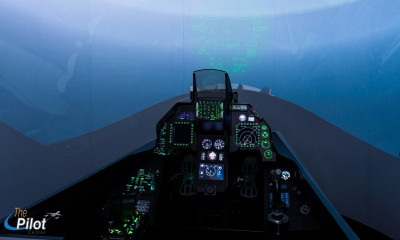 Γιορτές επάνω σε μαχητικό F16 και Formula1