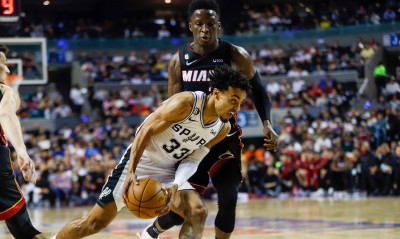 NBA: Νίκη χωρίς τον Αντετοκούνμπο οι Μπακς - Συγκλονιστικός Μπούκερ με 58 πόντους - Τα αποτελέσματα