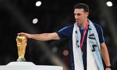 Μουντιάλ 2022: Συγκλονιστικός Σκαλόνι – «Ο Ντιέγκο ήταν δίπλα μας, ο Μέσι στο επόμενο Παγκόσμιο»