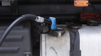 Καύσιμα: Σημαντική υποχώρηση των τιμών το τελευταίο εξάμηνο