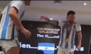 Μουντιάλ 2022: Το ξέφρενο γλέντι στα αποδυτήρια και το πριμ των θριαμβευτών (Video)