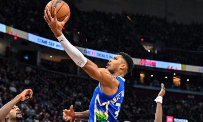 ΝΒΑ: Επικός Γιάννης Αντετοκούνμπο τράβηξε 45άρι, αλλά οι Μιλγουόκι Μπακς ηττήθηκαν (video)