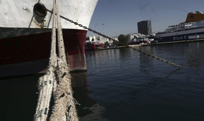 Νέες απεργίες προανήγγειλαν τα πληρώματα των ρυμουλκών