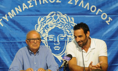 Πόλο: Μοίρασε πανετόνε ο Γιώργος Αφρουδάκης στην τελευταία προπόνηση του Απόλλωνα