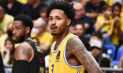 Μακάμπι: Το ρεσιτάλ του Άνταμς στο Βερολίνο (video)