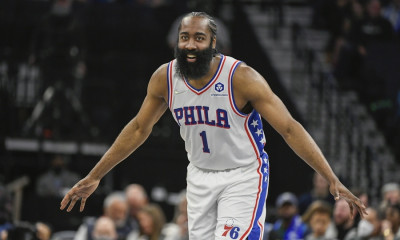 NBA: Είχαν κέφια Εμπίντ και Χάρντεν και έφεραν την Χριστουγεννιάτικη νίκη (video)