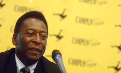 Πελέ: Οι ύμνοι για τον «Βασιλιά» του ποδοσφαίρου - Από τον Κρόιφ μέχρι τον Μαντέλα