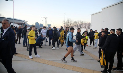 ΑΕΚ: Αποθέωση στα Γιάννινα για τον Αλμέιδα και τους παίκτες – Στην Αθήνα έμεινε ο Φράνσον