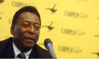 Super League: Τιμά τη μνήμη του Πελέ