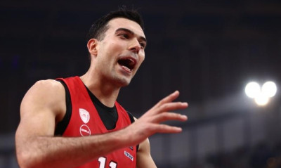 Ολυμπιακός-Σλούκας: «Εξαιρετικός ο Πίτερς»