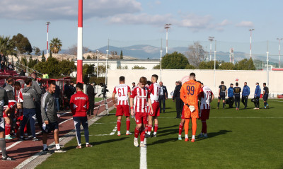 Ολυμπιακός Β-Κηφισιά: Διακοπή μετά από διαμαρτυρίες των «ερυθρόλευκων» - Αφορμή η αποβολή του Κωστή