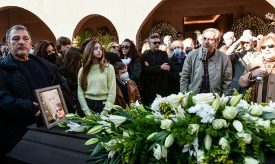 Κηδεία Νότη Μαυρουδή: Σε κλίμα οδύνης το «αντίο» στον μουσικοσυνθέτη